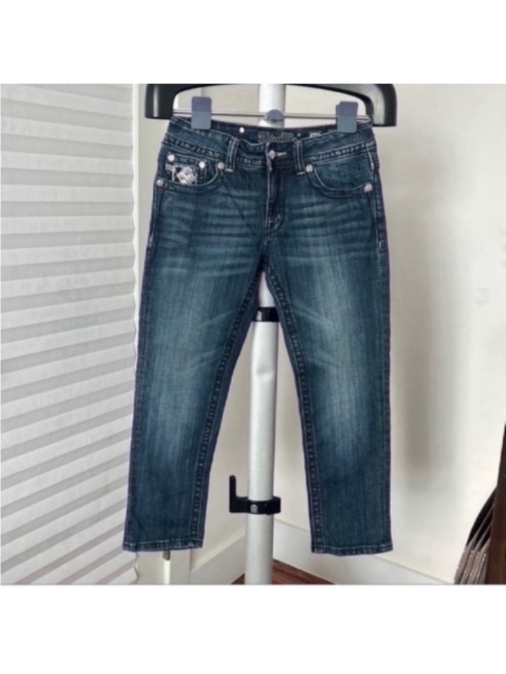 Miss Me Boyfriend Capri Jeans Sz 25 Blue Wash Sequin Rhinestone Details JB6200P